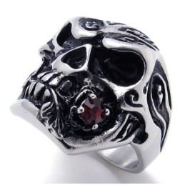 טבעת טיטניום בעלת עיצוב מודרני, צבע זוהר, בעלת שם עולמי