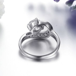 טבעת טיטניום נשית באיכות גבוהה עם ריינסטון