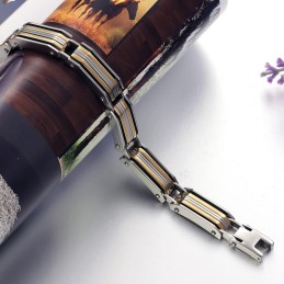 מגוון רחב של צמידי טיטניום לגברים