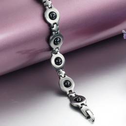 מגוון רחב של צמידי טיטניום לגברים נגד עייפות