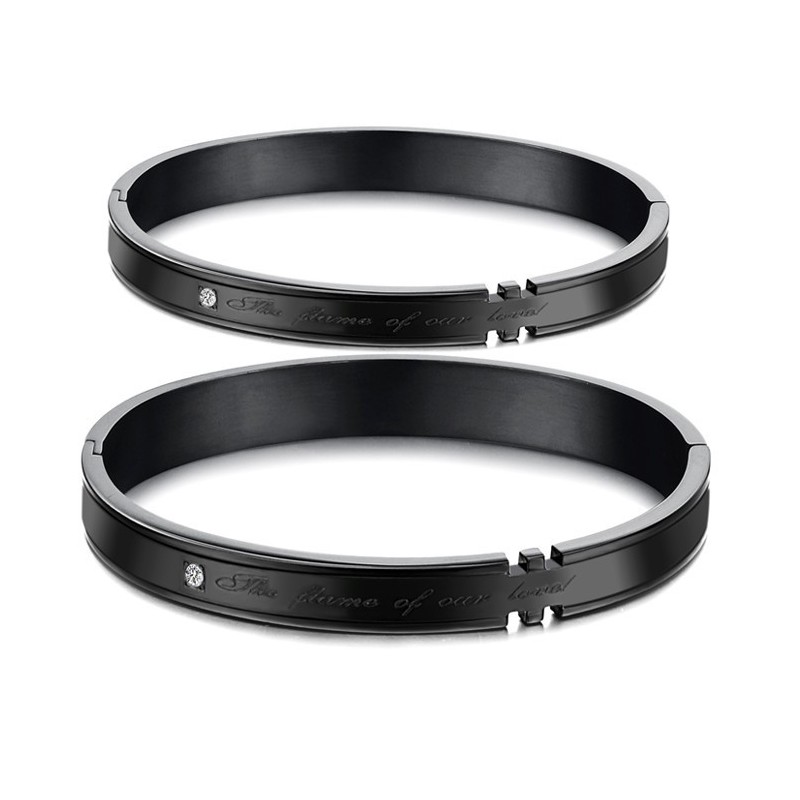 מלכת צמידי טיטניום איכותיים לאוהבים