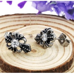 עגילי טיטניום איכותיים ואמינים עם ריינסטון