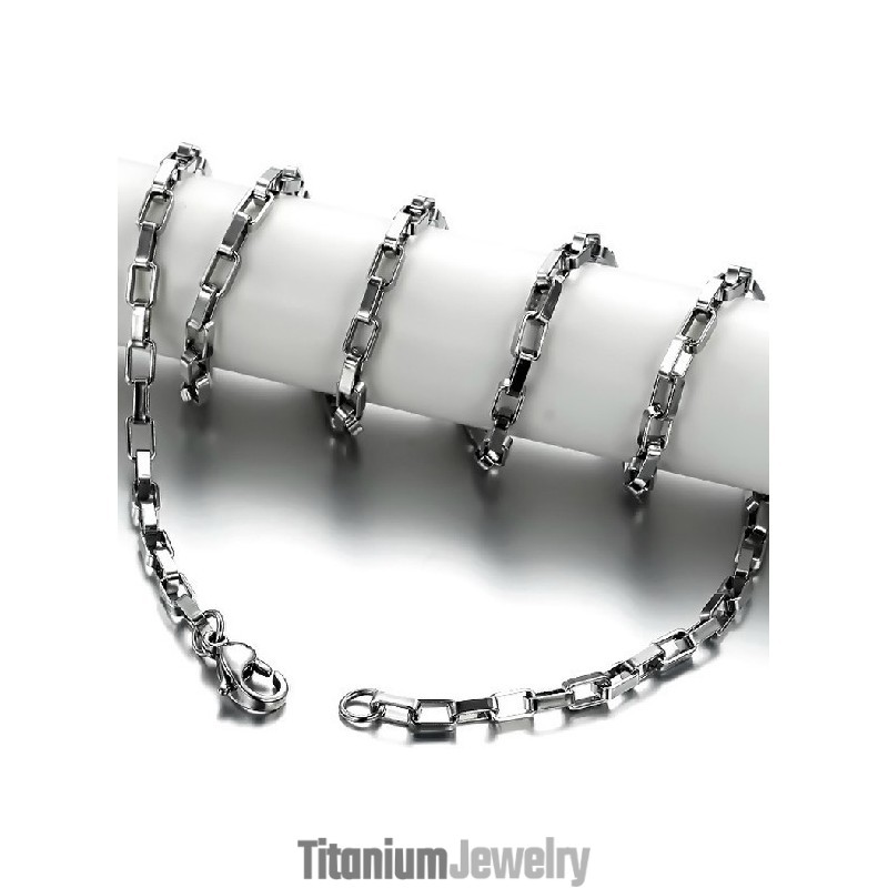 ידועה בזכות שרשרת הטיטניום האיכותית והיעילה לאלרגיות שלה