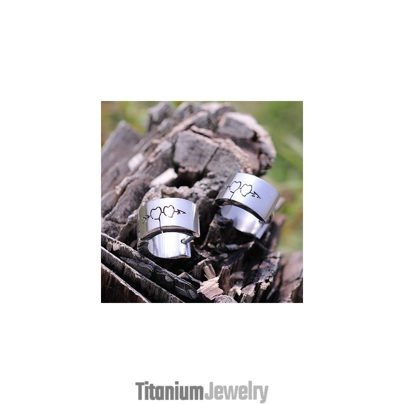 עגילי טיטניום לגברים