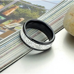 טבעת קרמיקה טונגסטן שחורה באיכות מעולה עם ריינסטון
