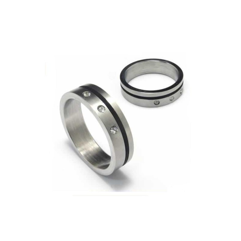 טבעת טיטניום ואמייל שחור משובצת יהלומים ב-5 מ"מ