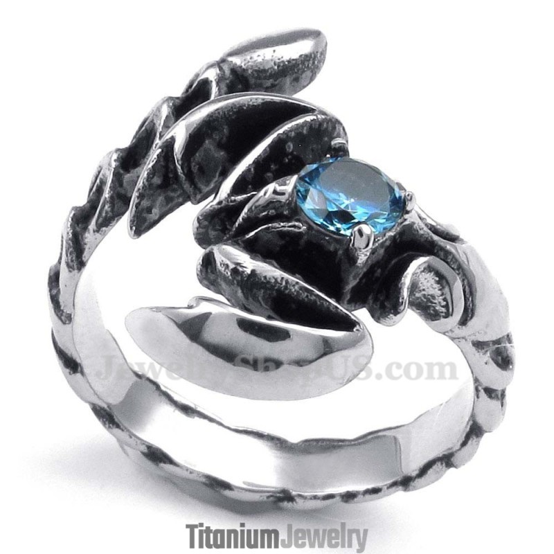 טבעת טיטניום עקרב עם זירקון כחול