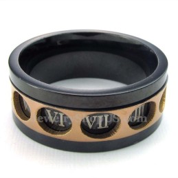 טבעת טיטניום מסתובבת עם ספרות רומיות