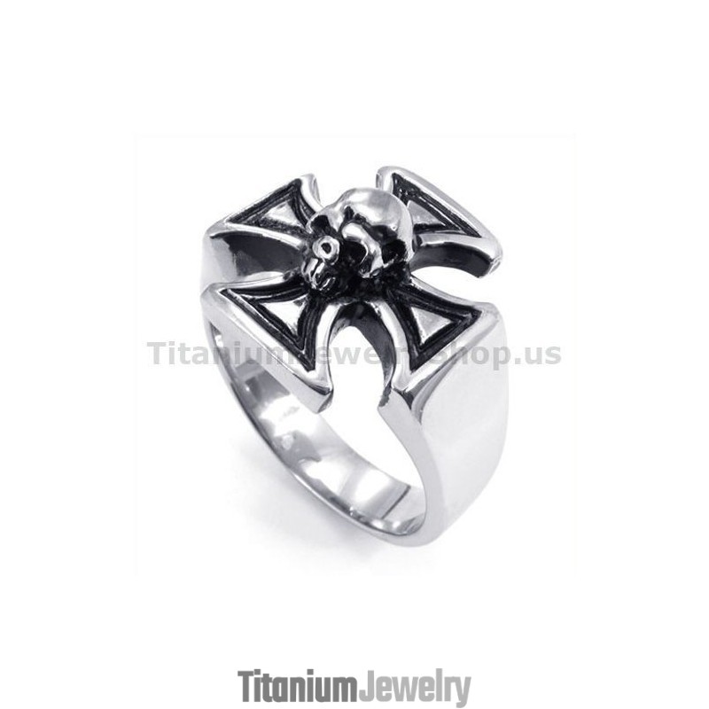 טבעת טיטניום עם גולגולת צלב