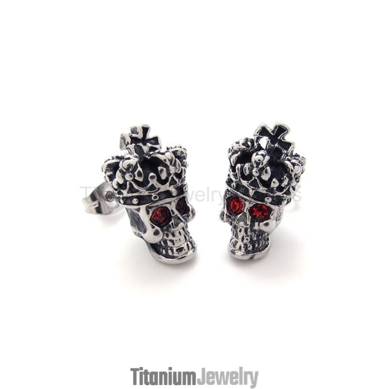 עגילי טיטניום עם כתר גולגולת ועין אדומה